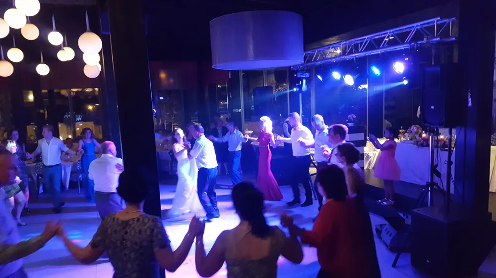 Eveniment PartyDJ București — sonorizare și lumini profesionale, fotografie 3