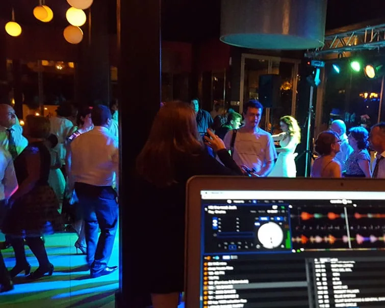 O Petrecere Reușită Apelând La Un Dj Cununie