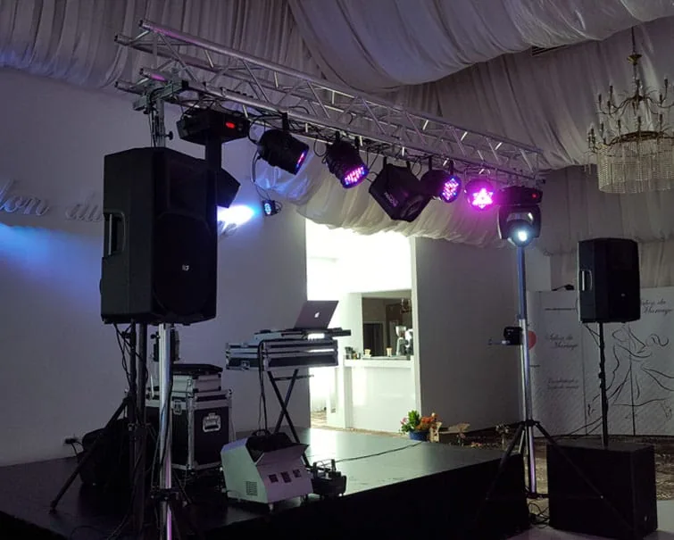 Karaoke București — setup profesional de sonorizare și lumini PartyDJ